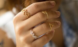 Tendance bijou : qu'est-ce que le layering ?