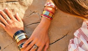 Bijoux layering : quels sont les fashion faux pas
