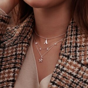 Bijoux et layering : quelles sont les règles à suivre ?